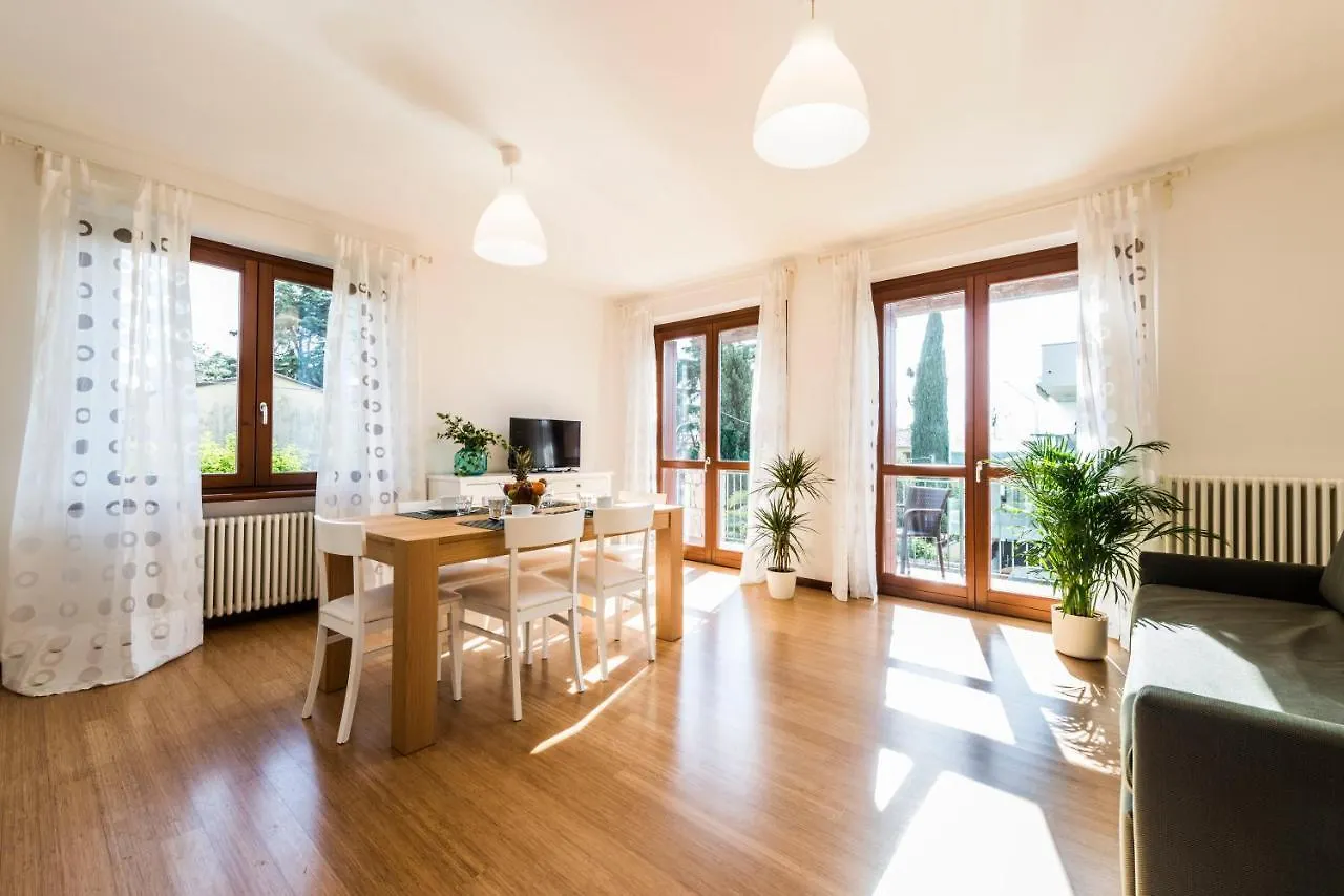 Apartment Appartamenti Meridiana Torri Del Benaco