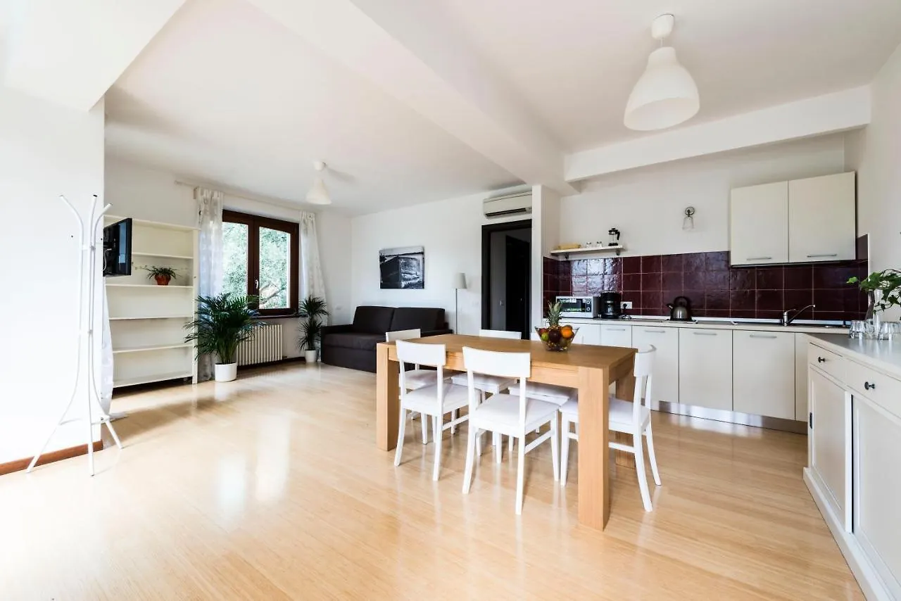 Apartment Appartamenti Meridiana Torri Del Benaco